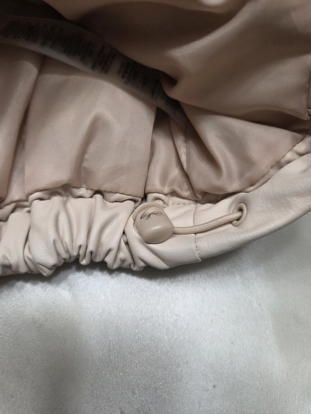 Offline By aerie Cropped Puffer Faux Leather Vest in Light Beige Size XS - Picture 7 of 9